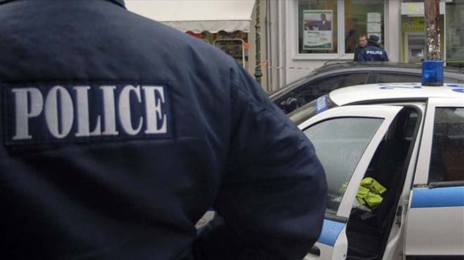 Περιστέρι: Εντοπίσθηκε αποθήκη με πάνω από 22.000 ρούχα – ‘μαϊμού’