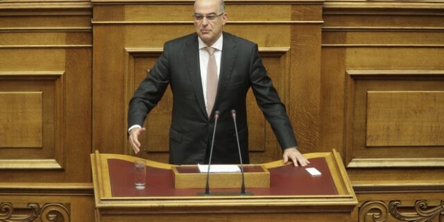 Χάος στη Βουλή για το πολυνομοσχέδιο, διαπληκτισμοί επί μιάμιση ώρα