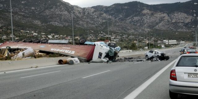Μακελειό στην Κινέτα. Δύο νεκροί και ένας τραυματίας από τροχαίο δυστύχημα