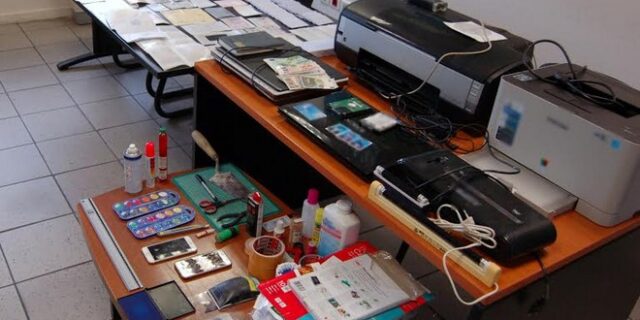 Εντοπίστηκε πλήρως οργανωμένο εργαστήριο κατάρτισης πλαστών εγγράφων