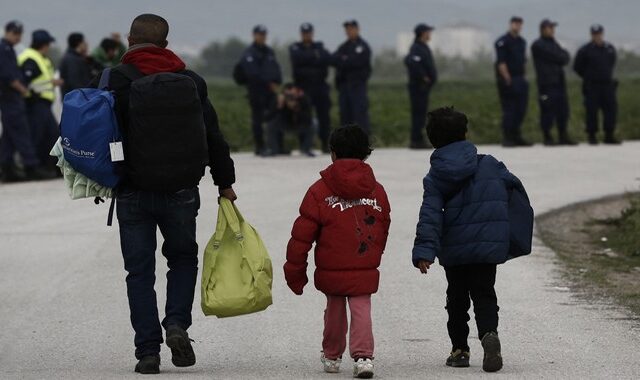 Eπιχείρηση εκκένωσης στην Ειδομένη. Πλάνα από ελικόπτερο