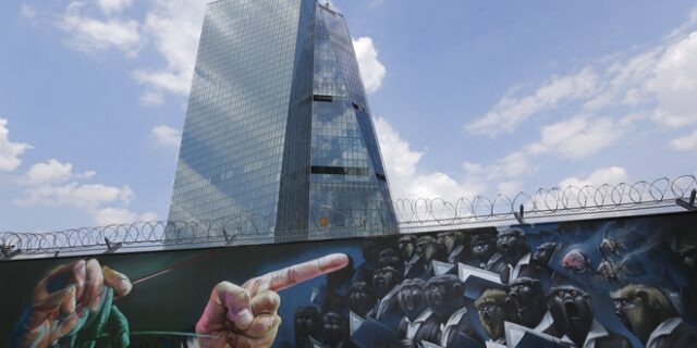 Παραδοχή Βερολίνου: Αυξάνεται η πολιτική δύναμη της ΕΚΤ παρότι δεν ελέγχεται