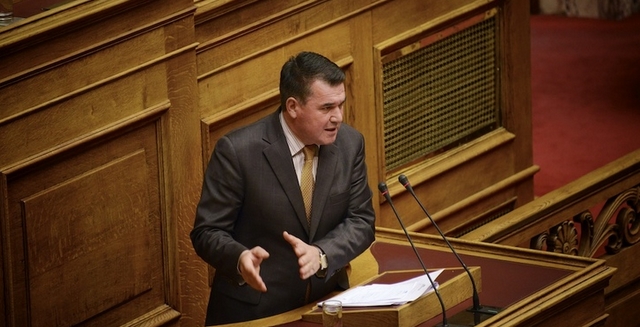 Η ΝΔ προκαλεί τον Καμμένο για το πάγωμα των μισθών των ένστολων