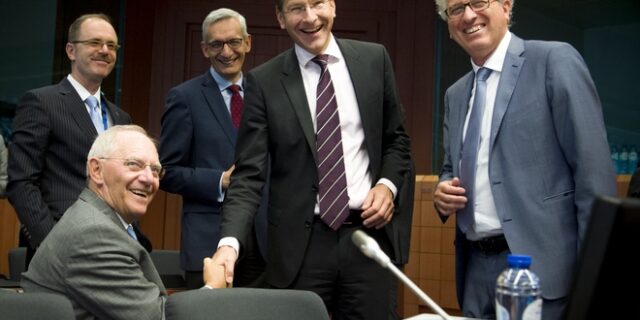 Γερμανικός Τύπος: Κούρεμα του ελληνικού χρέους και μετά αντίο