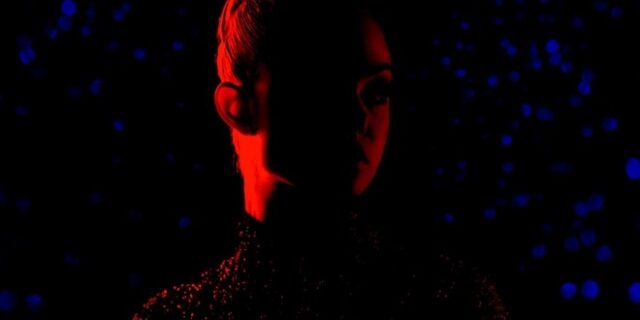 Κάννες 2016: Στο ‘The Neon Demon’ του Νίκολας Βίντινγκ Ρεφν, η ομορφιά είναι τα πάντα