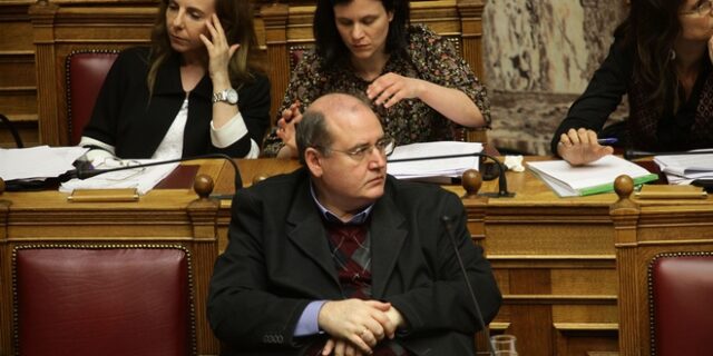 Ψηφίστηκε επί της αρχής το ν/σ Φίλη. Όλα τα σχολεία θα τελειώνουν 13.15
