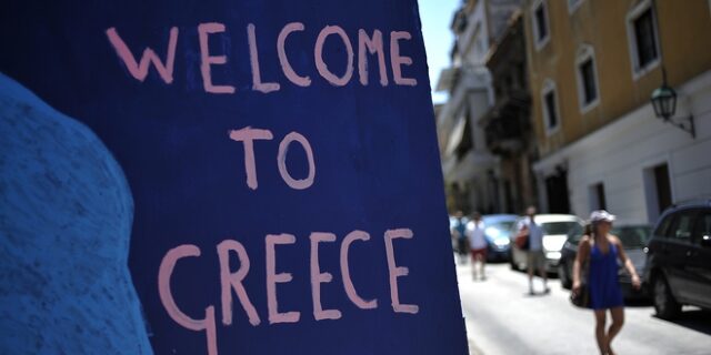 Οι δανειστές βγάζουν… κοράκια από το καπέλο