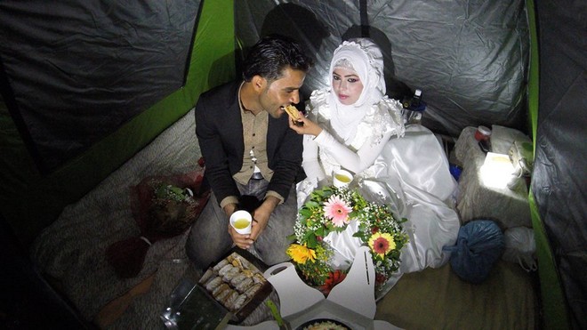Αγάπη χωρίς σύνορα: Ζευγάρι από τη Συρία παντρεύτηκε στην Ειδομένη