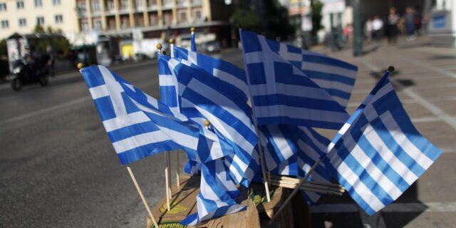 Bloomberg: Αυτά είναι τρία σενάρια για την ελάφρυνση του ελληνικού χρέους