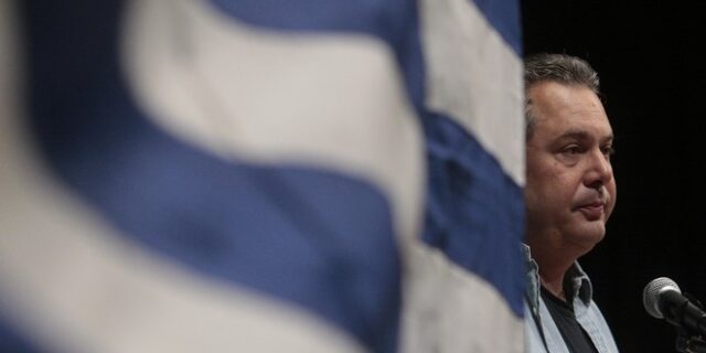 Θερμό επεισόδιο στο Αιγαίο ‘βλέπει’ ο Καμμένος