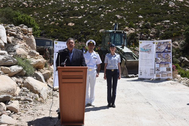 Καμμένος: Ενισχύεται στρατιωτικά η Ικαρία, ‘διότι είναι ένας από τους στόχους των απέναντι’
