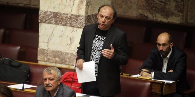 Ο Σύριζα, το ΝΑΤΟ και οι ’53’ που πατούν σε δύο βάρκες