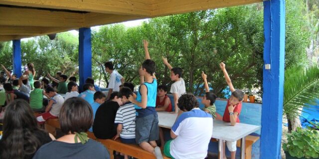 Τα παιδιά των αγροτών μένουν εκτός κατασκήνωσης