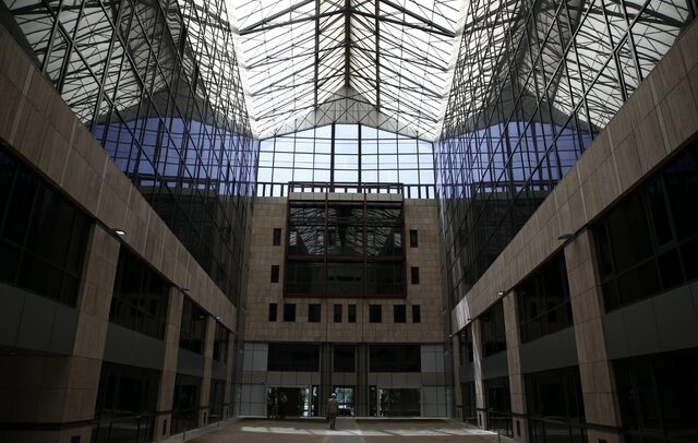 Πληρώνουμε 2,6 εκ. ευρώ για άδειο κτίριο. Δέσμευση για αξιοποίηση από τον Αλεξιάδη