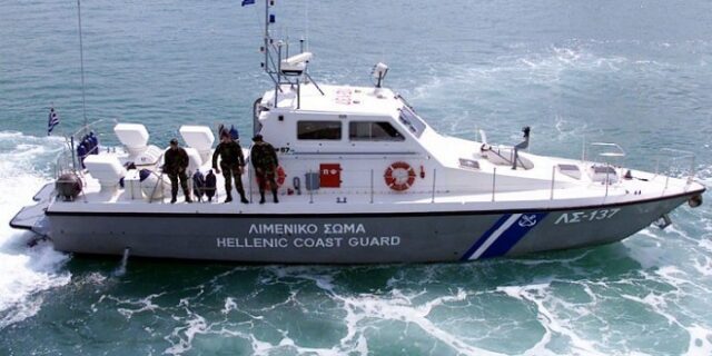Σήμα κινδύνου από πλοιάριο με 200 μετανάστες νότια της Κρήτης