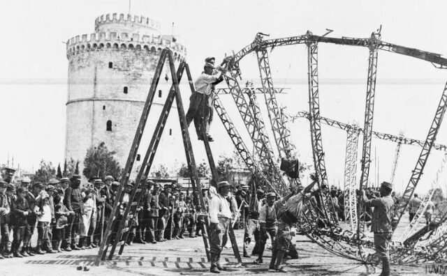 100 χρόνια από την κατάρριψη του Ζέπελιν στη Θεσσαλονίκη. 31 εντυπωσιακές φωτογραφίες