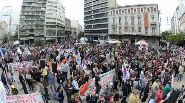 Μαζική συγκέντρωση του ΠΑΜΕ. Χιλιάδες κατά του ασφαλιστικού-φορολογικού