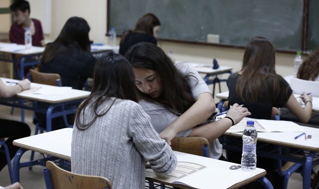 ‘Ξήλωσαν’ την Επιτροπή Εξετάσεων 10 μέρες πριν την έναρξη των Πανελληνίων
