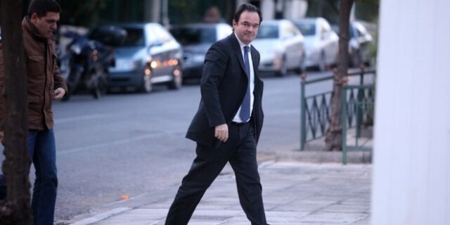 Σπίτι με πισίνα δήλωσε ο Γιώργος Παπακωνσταντίνου
