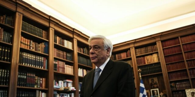 Παυλόπουλος: Εξετέλεσα το συνταγματικό καθήκον μου, ώστε να παραμείνει η Ελλάδα εντός ΕΕ και ευρώ