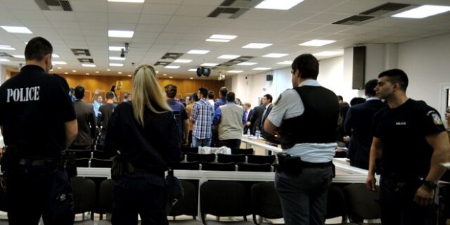 Πυρήνες σε πρόεδρο: ‘Άντε γ…… θα σε χώσω κάτω από τη γη’