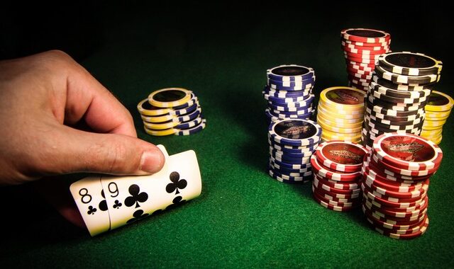 Πέντε τρόποι που το πόκερ μπορεί να σας κάνει καλύτερο άνθρωπο