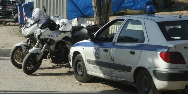 ΣΟΚ στα Τρίκαλα: Γυναίκα και παιδιά έμεναν στο σπίτι με τον πατέρα τους νεκρό επί 3 μήνες