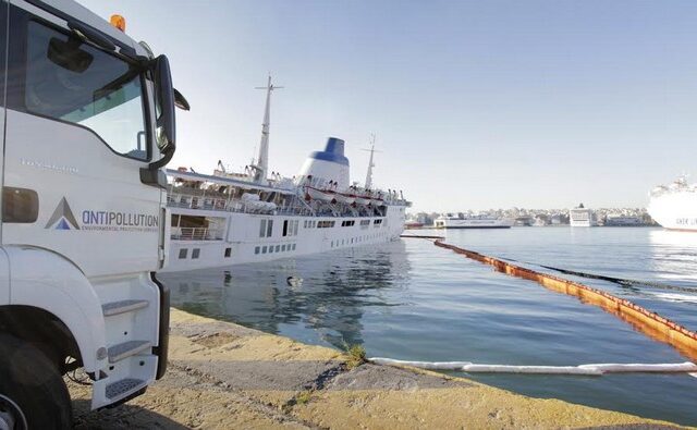 Πώς απετράπη ανεπανόρθωτη ρύπανση στον Πειραιά από το ‘Παναγιά Τήνου’