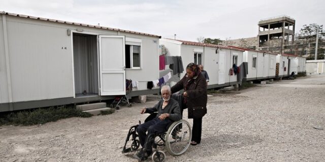 Το 55,7% των πολιτών τάσσεται υπέρ των κέντρων υποδοχής προσφύγων