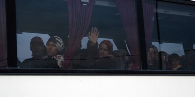 Ολοκληρώθηκε η πρώτη ημέρα της επιχείρησης μετακίνησης προσφύγων από την Ειδομένη