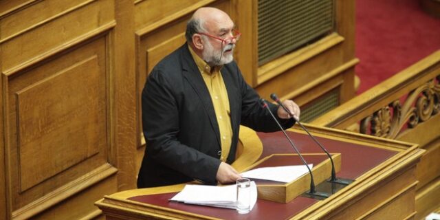 Βουλευτής του ΣΥΡΙΖΑ θα ψηφίσει τον ΦΠΑ επειδή… ουρλιάζει η ΝΔ