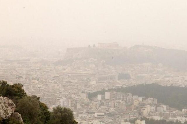 Αφρικανική σκόνη μέχρι τη Γροιλανδία: Θα “πνίξει” τη χώρα όλη τη Μεγάλη Εβδομάδα