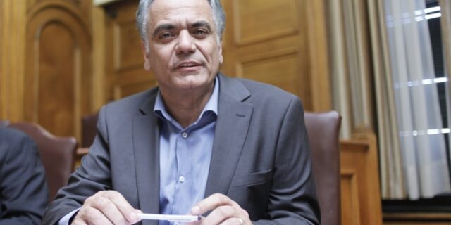 Οι 53 υπέρ Σκουρλέτη