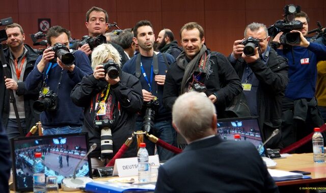 Γερμανικά ΜΜΕ για Eurogroup: Σόιμπλε, σχεδόν, μόνος εναντίον όλων