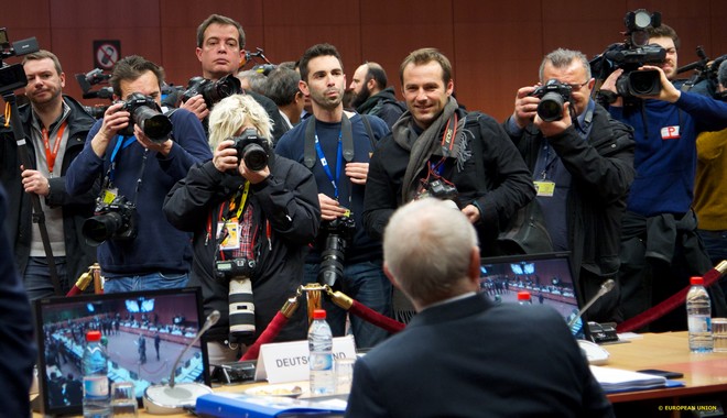 Γερμανικά ΜΜΕ για Eurogroup: Σόιμπλε, σχεδόν, μόνος εναντίον όλων