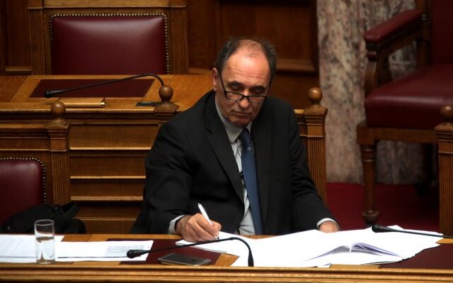 Αδειοδότηση επιχειρήσεων εξπρές προωθεί ο Γ. Σταθάκης