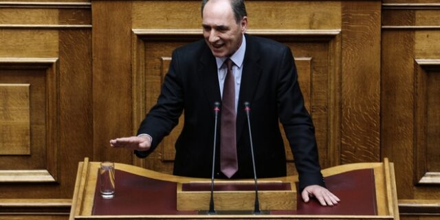 Σταθάκης: Προχωράμε με στρατηγική την ανάκαμψη της οικονομίας