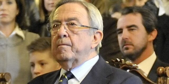 Γλύξμπουργκ: “Τελεία και παύλα. Είμαι ο Βασιλεύς Κωνσταντίνος”