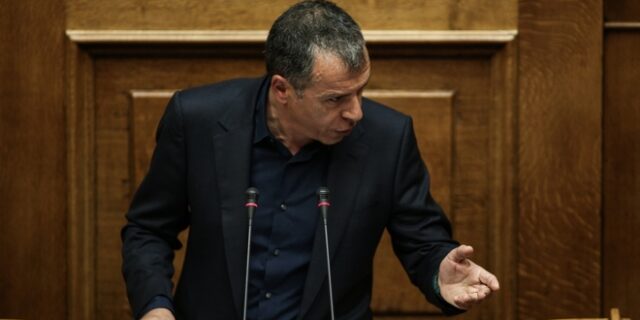 Τη θεωρία της ψόφιας κατσίκας επικαλέστηκε στη Βουλή ο Θεοδωράκης