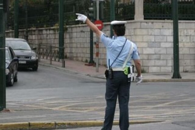 Κατέληξε ο τροχονόμος που αυτοπυροβολήθηκε μέσα στο Τμήμα Τροχαίας Αττικής