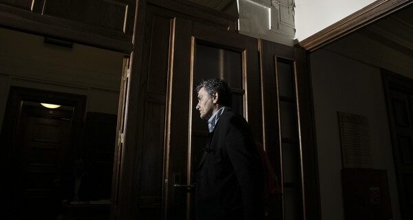 Στο σημερινό Eurogroup η μάχη για το χρέος