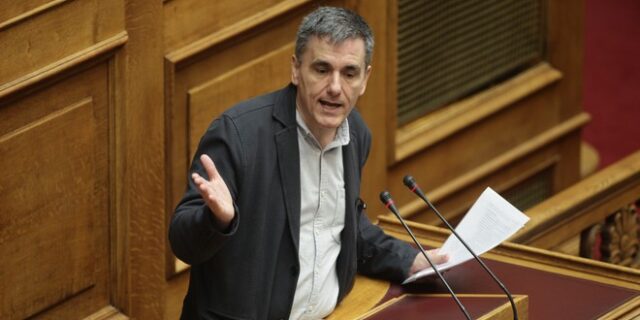 Τσακαλώτος: Σώσαμε ένα από τα υψηλότερα αφορολόγητα στην Ευρώπη