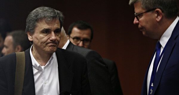 Δεν κερδάμε, χρωστάμε