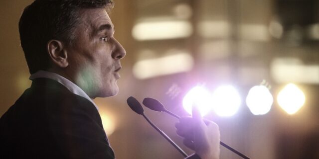 Τα οκτώ προαπαιτούμενα που δεν υλοποιεί ο Τσακαλώτος