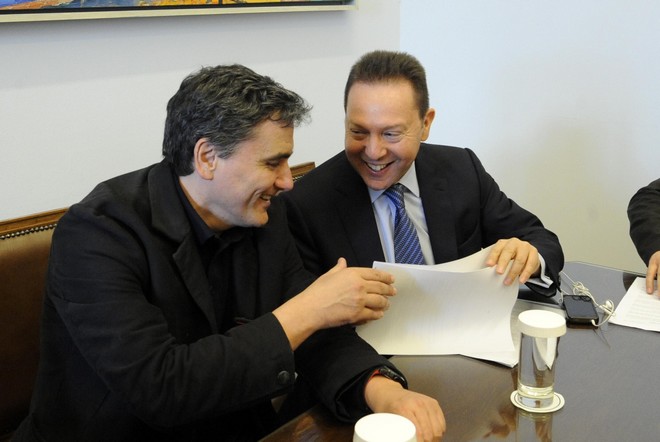 Αξιολόγηση – τράπεζες στο επίκεντρο της συνάντησης Τσακαλώτου – Στουρνάρα