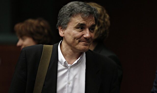 Έκτακτη συνάντηση Τσακαλώτου με τους εκπροσώπους της τρόικας