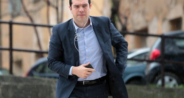 ΝΔ για Τσίπρα: Τώρα υποκλίνεται στον TAP, τότε τον υπονόμευε