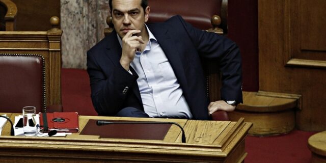 Την λύση για το ΕΚΑΣ ψάχνουν στο Μαξίμου