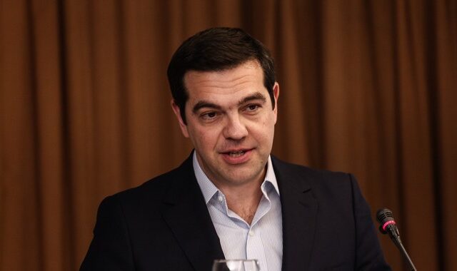 LIVE Εικόνα: Η ομιλία του Αλέξη Τσίπρα στο ΣΕΤΕ