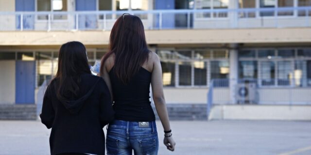 Πανελλήνιες 2017: Οι απαντήσεις στη Νεοελληνική Γλώσσα για τα Ενιαία Λύκεια